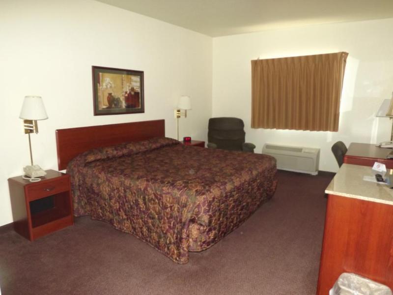 מלון Super 8 By Wyndham Iola Ks מראה חיצוני תמונה