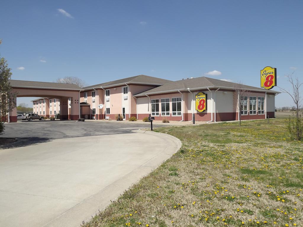 מלון Super 8 By Wyndham Iola Ks מראה חיצוני תמונה